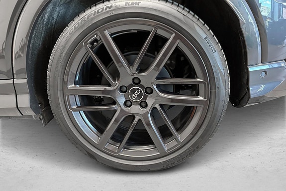 Audi Q4 e-tron 13 of 30