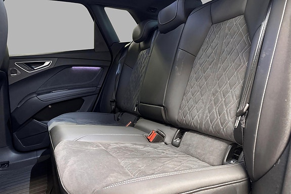 Audi Q4 e-tron 10 of 30
