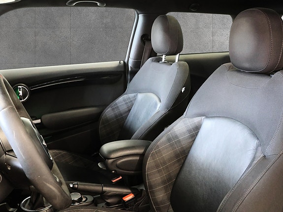 MINI Cooper S 10 of 27