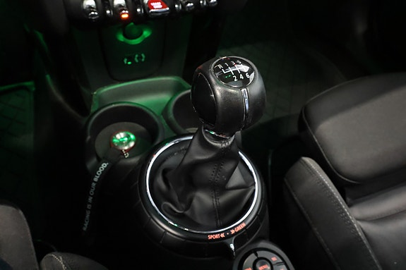 MINI Cooper S 24 of 27