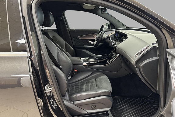 Mercedes-Benz EQC400 17 of 21