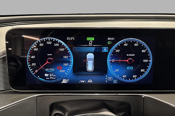 Mercedes-Benz EQC400 13 of 21