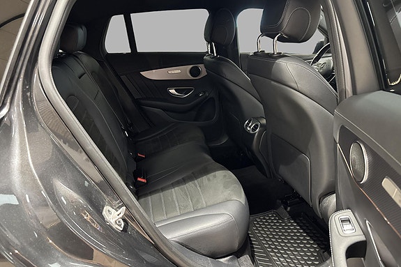 Mercedes-Benz EQC400 19 of 21
