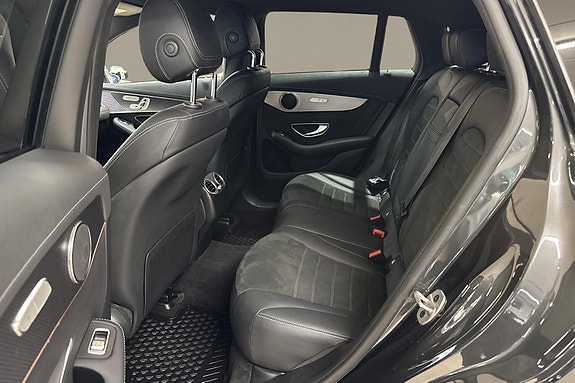 Mercedes-Benz EQC400 18 of 21