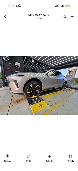 NIO ET7 3 of 4