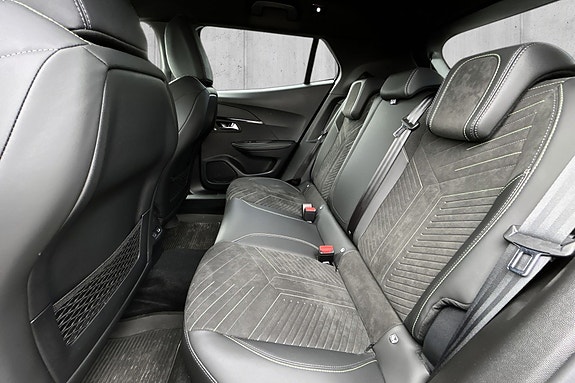 Peugeot e-2008 10 of 22