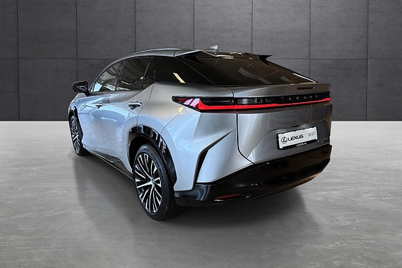Lexus RZ450e 3 of 20