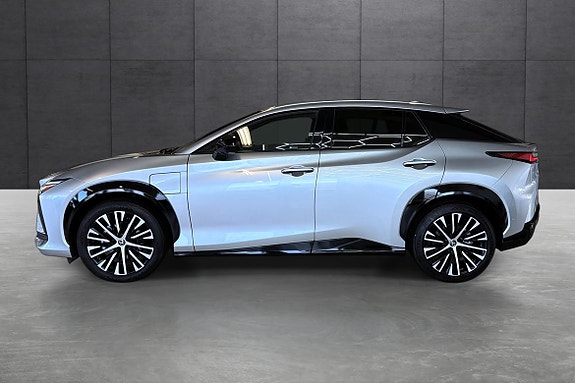 Lexus RZ450e 2 of 20