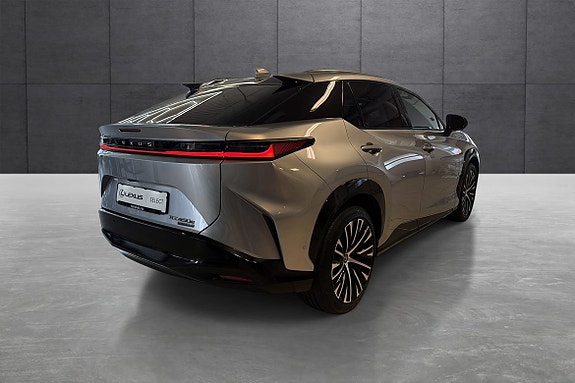 Lexus RZ450e 5 of 20