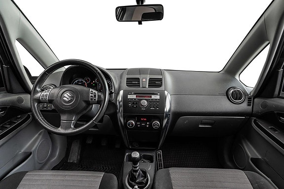 Suzuki SX4 14 of 29