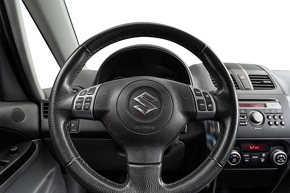 Suzuki SX4 16 of 29