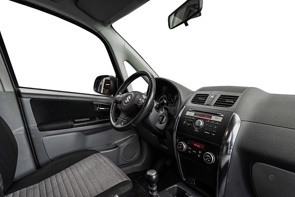 Suzuki SX4 28 of 29