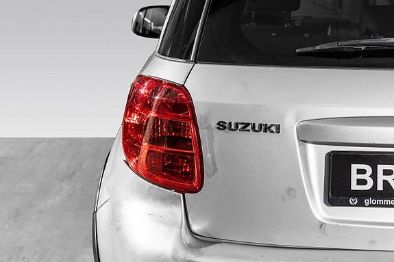 Suzuki SX4 8 of 29