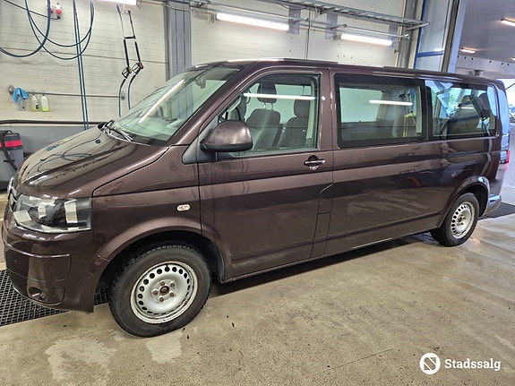 Volkswagen Caravelle 8 of 10