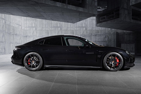 Porsche Taycan 9 of 30