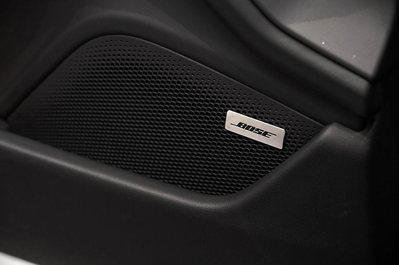 Porsche Taycan 20 of 30