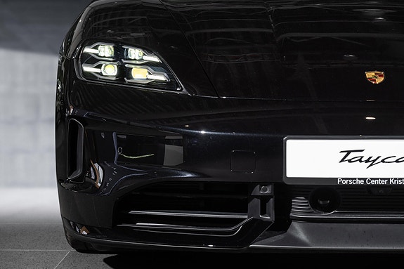 Porsche Taycan 4 of 30