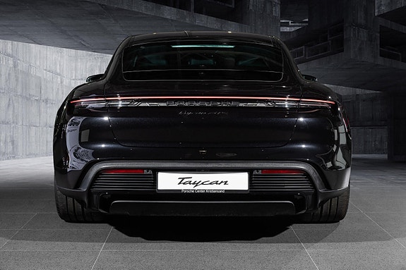 Porsche Taycan 6 of 30
