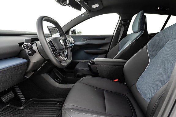 Volvo EX30 19 of 28
