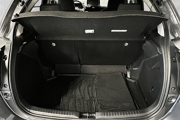 Toyota Yaris 15 of 15
