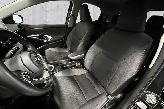 Toyota Yaris 7 of 15