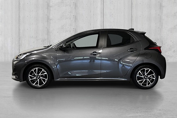 Toyota Yaris 4 of 15