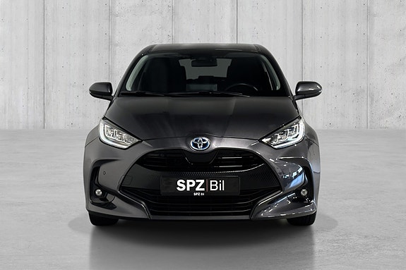 Toyota Yaris 3 of 15