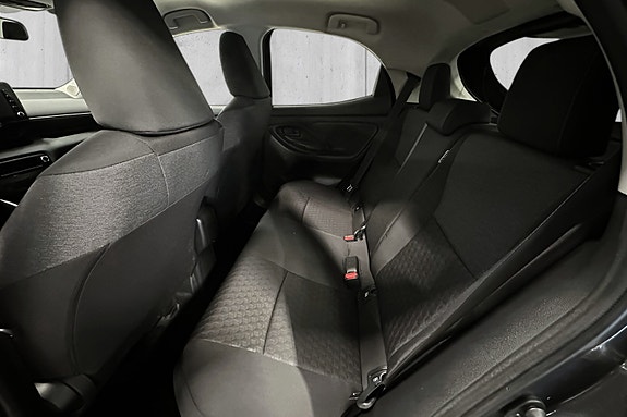 Toyota Yaris 11 of 15