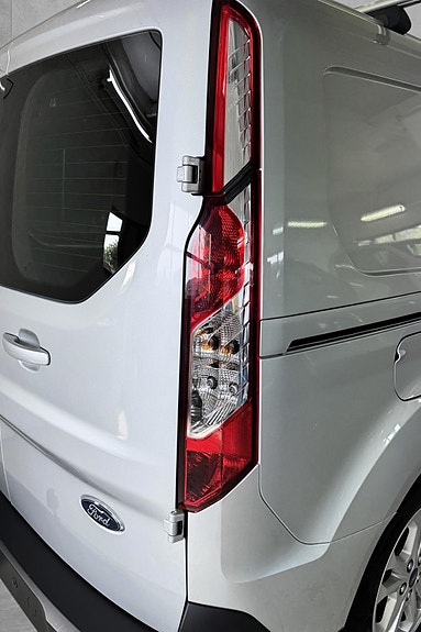 Ford Transit Connect 15 of 30