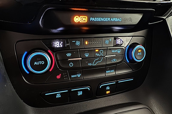 Ford Transit Connect 27 of 30