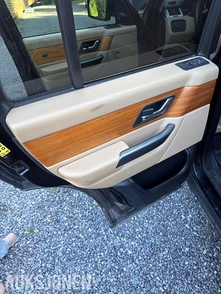 Land Rover Range Rover Sport 12 of 22