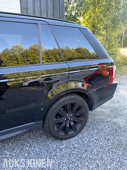 Land Rover Range Rover Sport 7 of 22