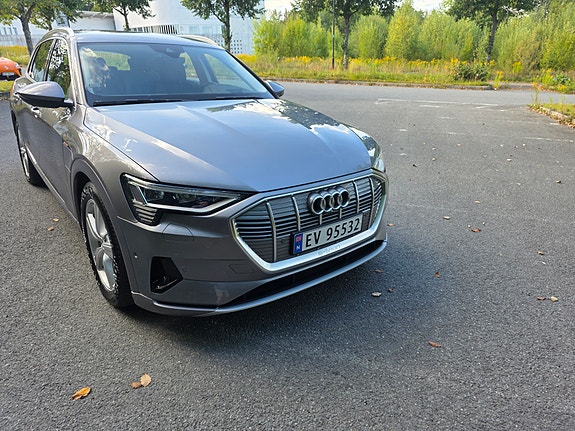 Audi e-tron 6 of 21