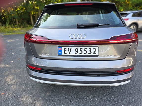Audi e-tron 3 of 21