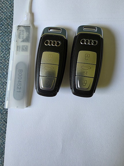 Audi e-tron 18 of 21
