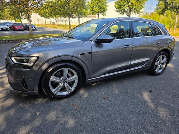 Audi e-tron 5 of 21