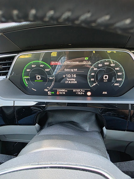 Audi e-tron 20 of 21