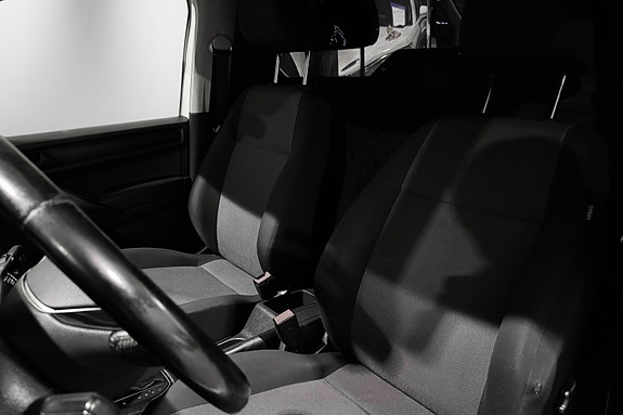 Volkswagen Caddy Maxi 17 of 30