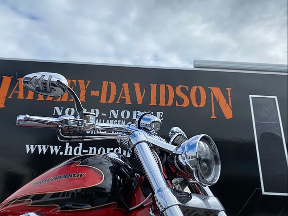 Harley-Davidson FXDSE Dyna Screamin Eagle 4 of 7