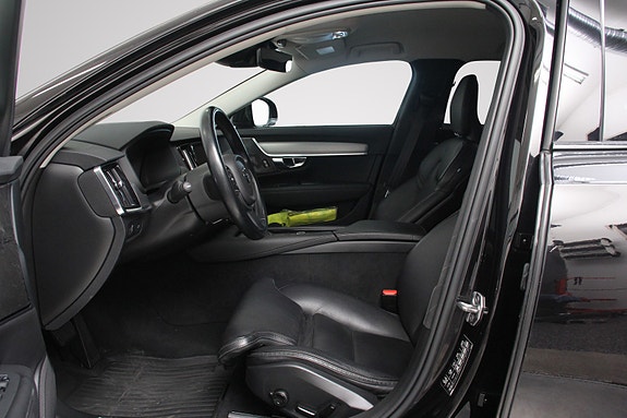 Volvo V90 Cross Country 16 of 30
