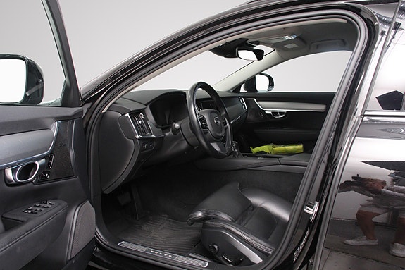 Volvo V90 Cross Country 17 of 30