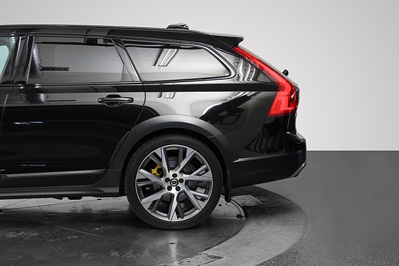 Volvo V90 Cross Country 9 of 30