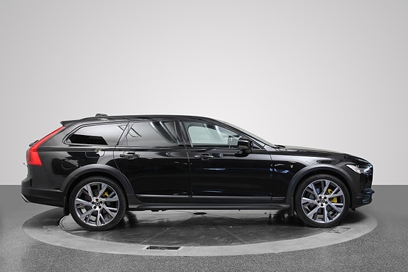 Volvo V90 Cross Country 3 of 30