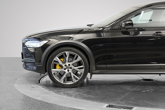 Volvo V90 Cross Country 8 of 30