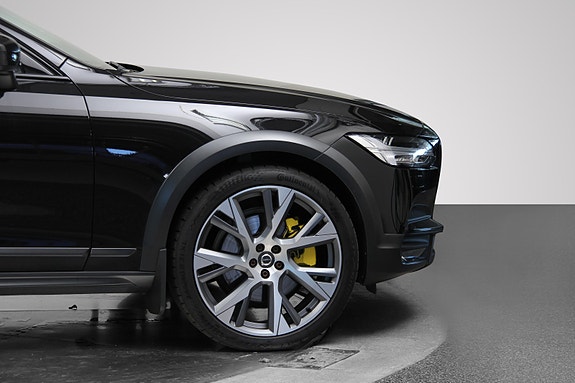 Volvo V90 Cross Country 11 of 30