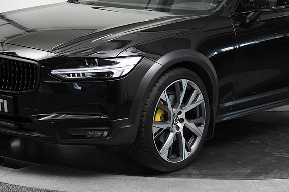 Volvo V90 Cross Country 12 of 30