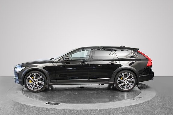 Volvo V90 Cross Country 7 of 30
