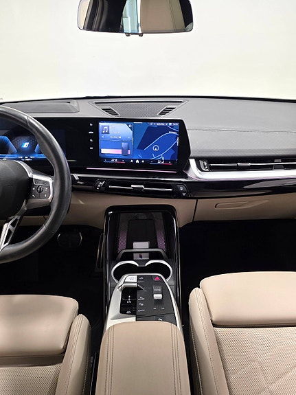 BMW iX2 27 of 30