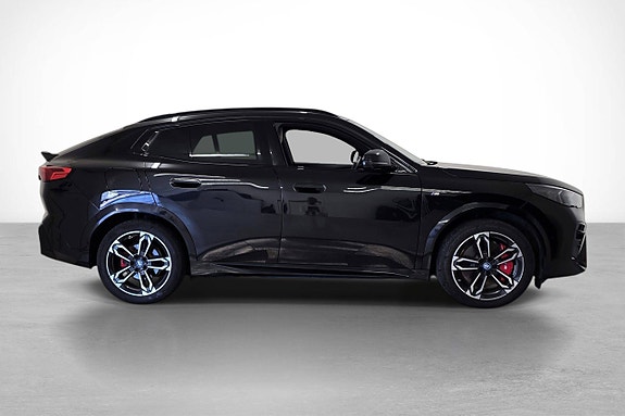 BMW iX2 7 of 30