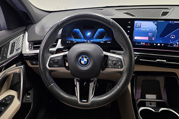 BMW iX2 23 of 30